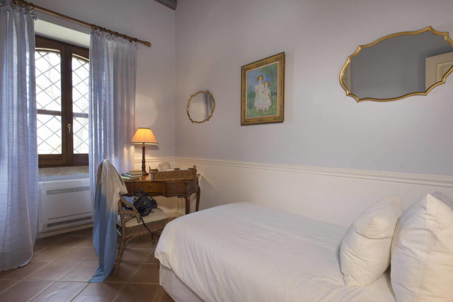 The white single bedroom The white single bedroom in Casale dell'Ulivo Syracuse Scent of Sicily