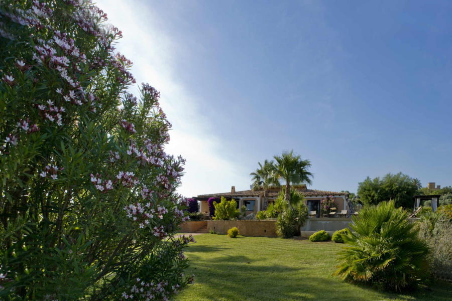 Villas in Sicilian Contryside