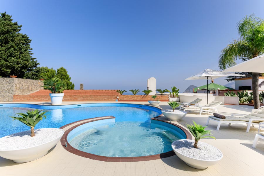 Villa with pool in Palermo or its surroundings