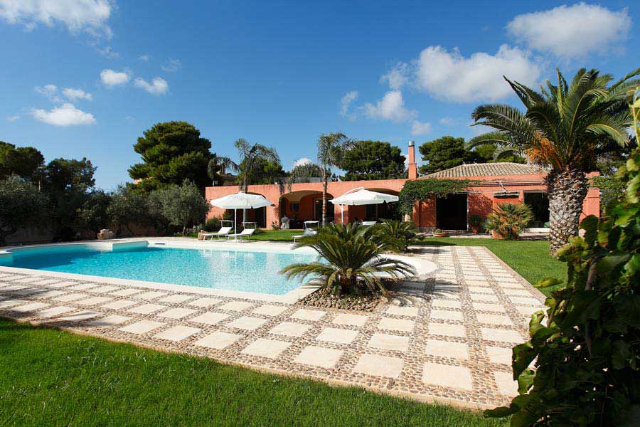 Scent of Sicily, villa Lylybeumin Marsala