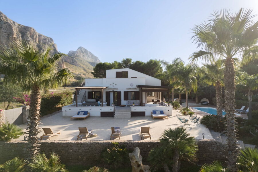 VillSeaBreeze_SanVitoLoCapo_Sicily_FrontalView_ScenTravel