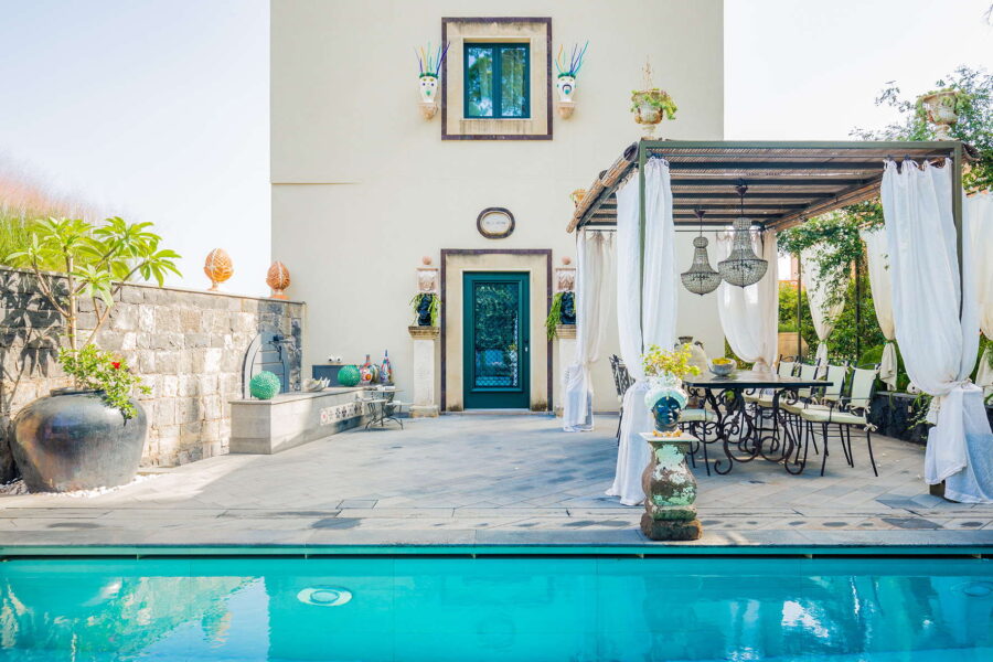 VillaArte_Taormina_MainEntrance_ScentOfSicily