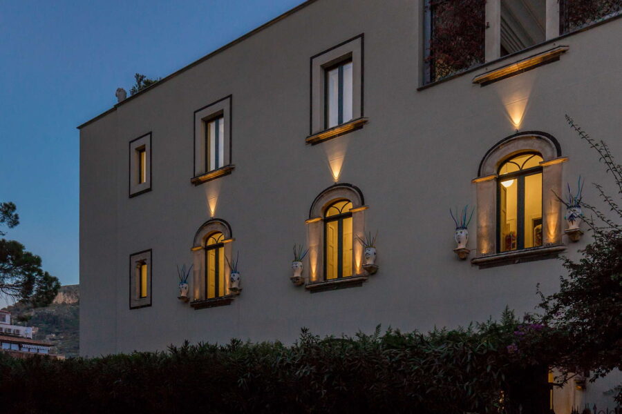 VillaArte_Taormina_SideNightView_ScentOfSicily