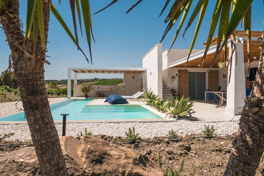 VillaVigneto_AlcamoMarina_TreePoolView_ScentOfSicily