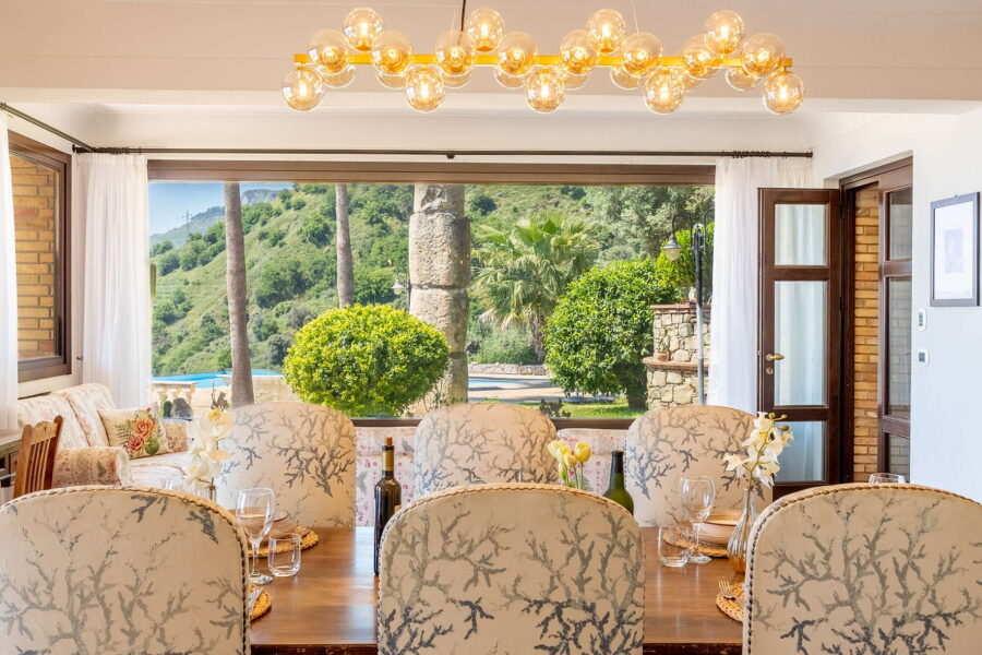 VillaLetojanni-TaorminaArea-DinningArea-ScentOfSicily