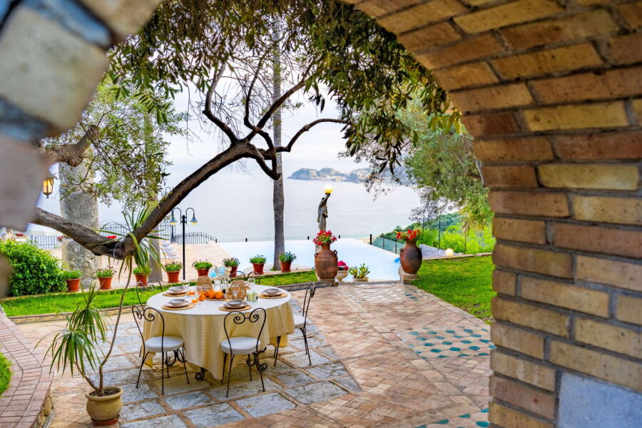 VillaLetojanni-TaorminaArea-DinningOutsideView-ScentOfSicily