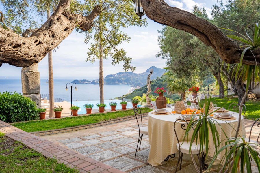 VillaLetojanni-TaorminaArea-GardenView-ScentOfSicily