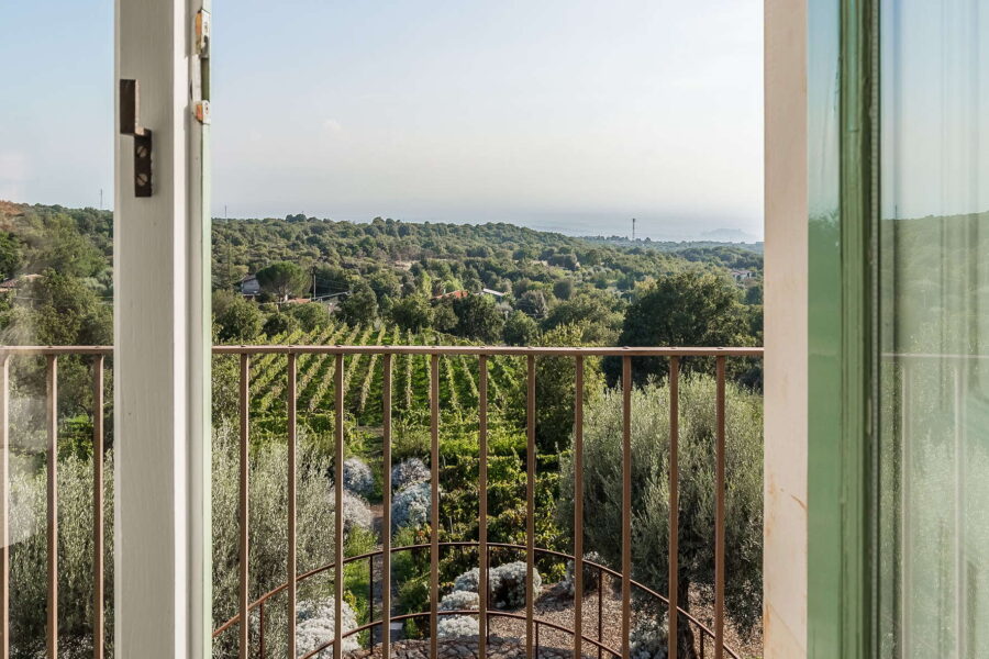 VillaSciara_Regalna_TaorminaArea_ViewFromTheDiningroom_ScentOfSicily