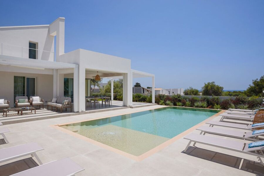 Exterior view of Sicily villa Azure Essence with pool – Scent of Sicily